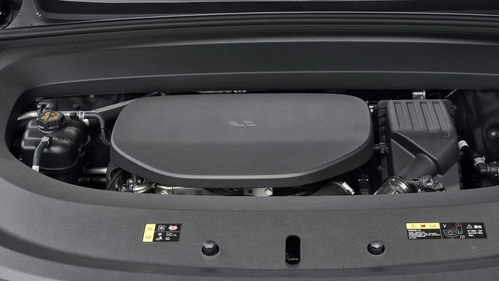 Li Auto L9: интервал техобслуживания двигателя увеличен до 3 лет
