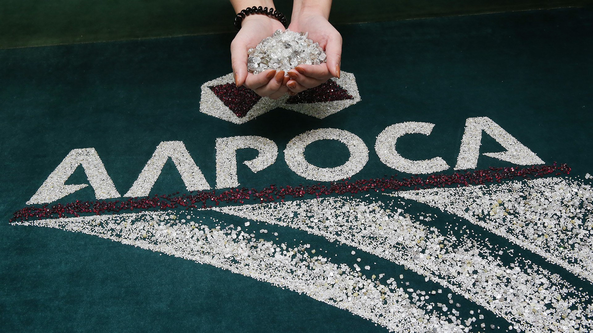 АЛРОСА подняла цены на крупные алмазы