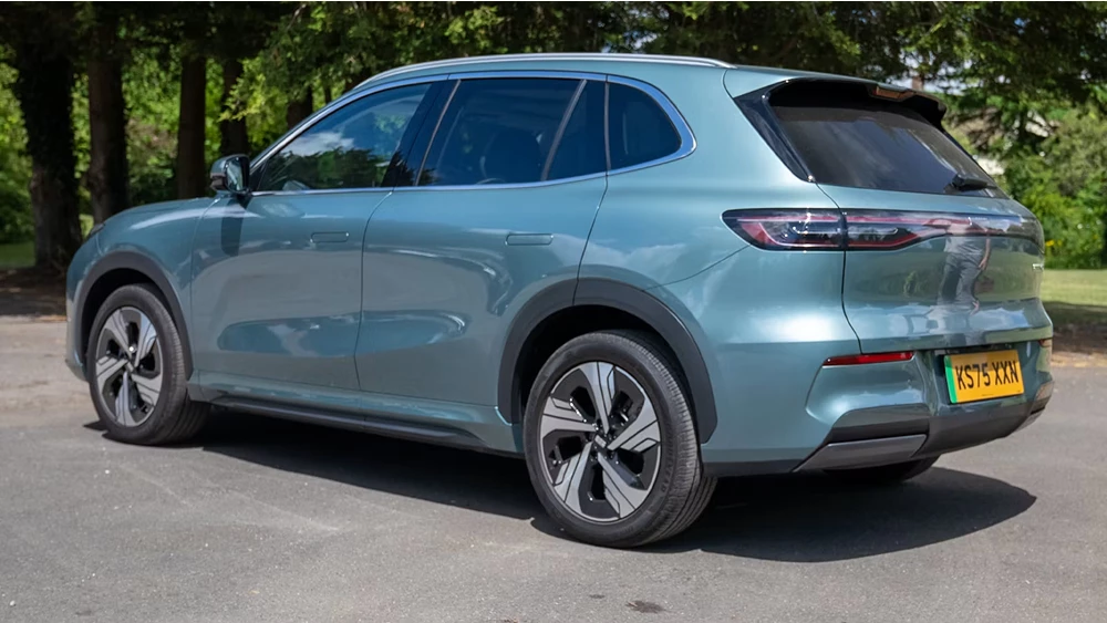 Британский эксперт оценил Geely EX5 после недели теста
