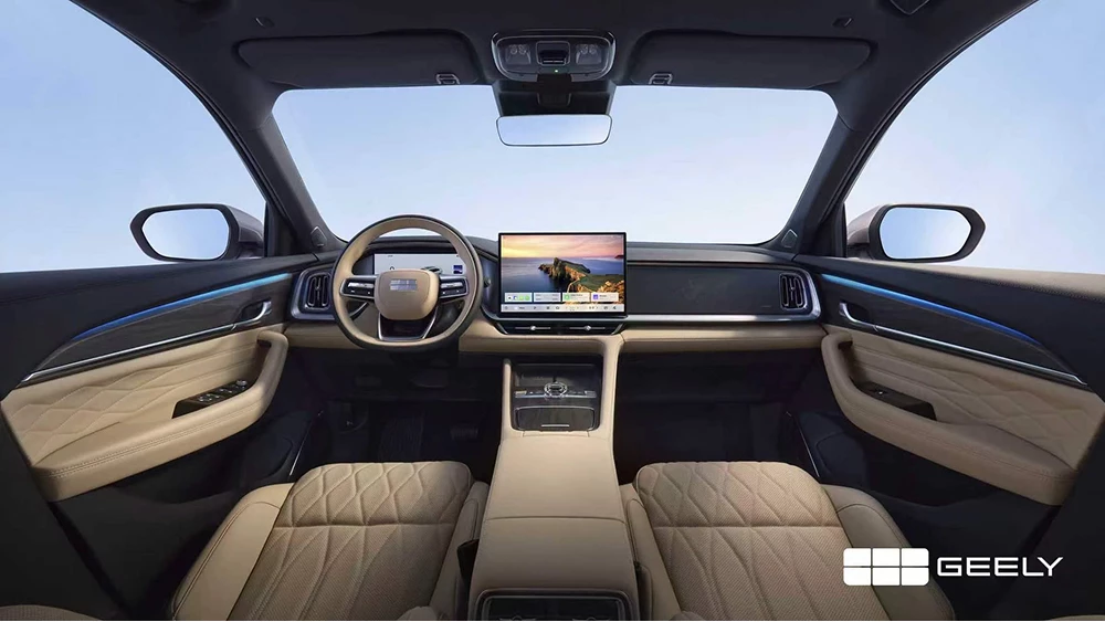 Geely Monjaro EM-i: салон гибрида показан на официальных фото