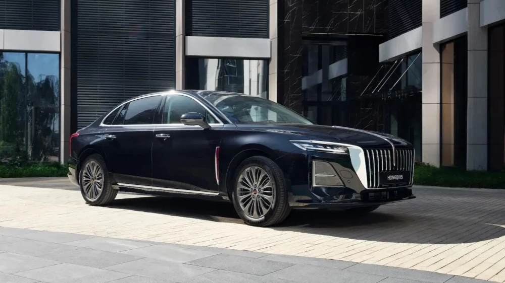Обновленный Hongqi H5 поступил в продажу в России: цена и изменения