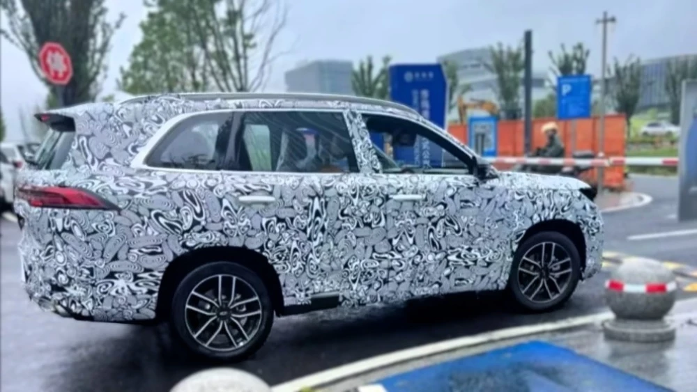Новый Chery Tiggo 8 впервые замечен на дорожных тестах в Китае