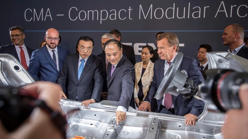 Geely Automobile сменила председателя: Ли Шуфу уходит, Ань Цунхуэй вступает в должность