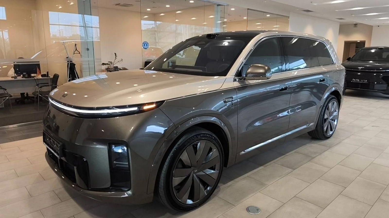 В России открыт приём предзаказов на новый Li Auto L9: цена от 12,69 млн рублей
