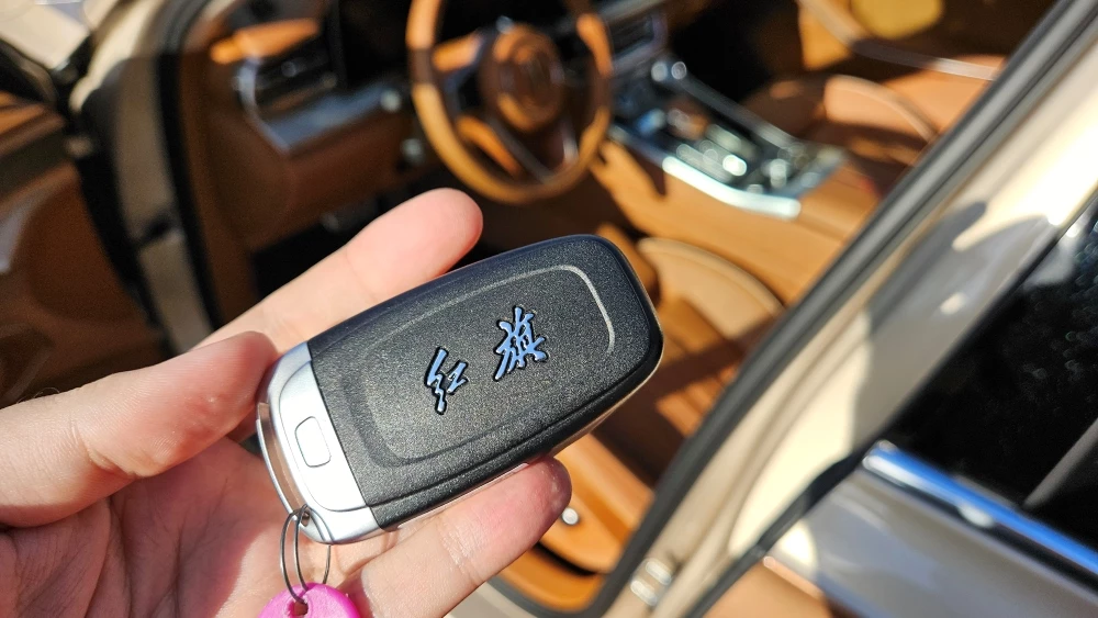 Тест-драйв Hongqi H9: китайский флагман с американским характером