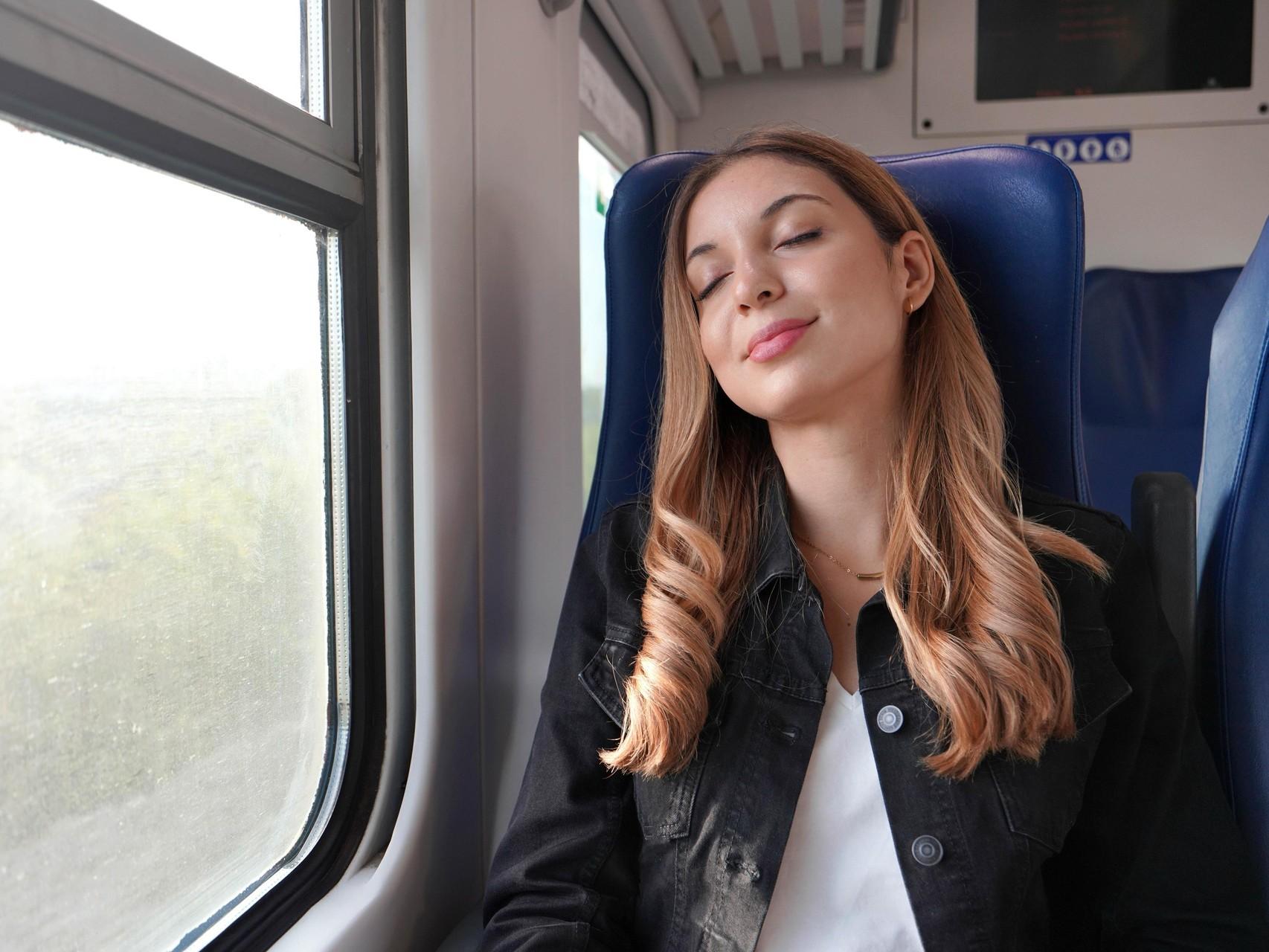 Тихий перформанс в метро: как 20 минут сна стали социальным высказыванием