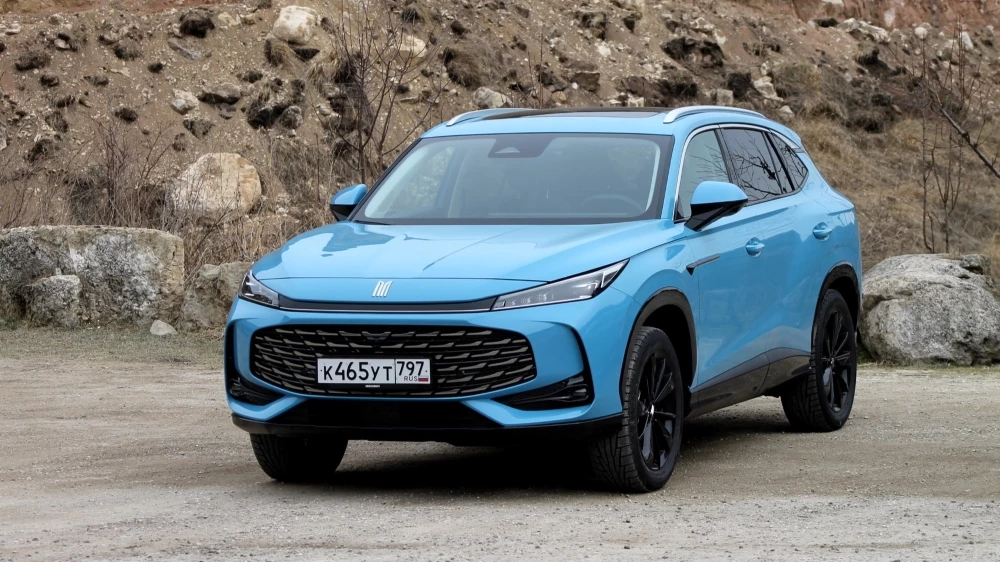 14 автомобильных новинок марта в России: от «Москвичей» до Volga