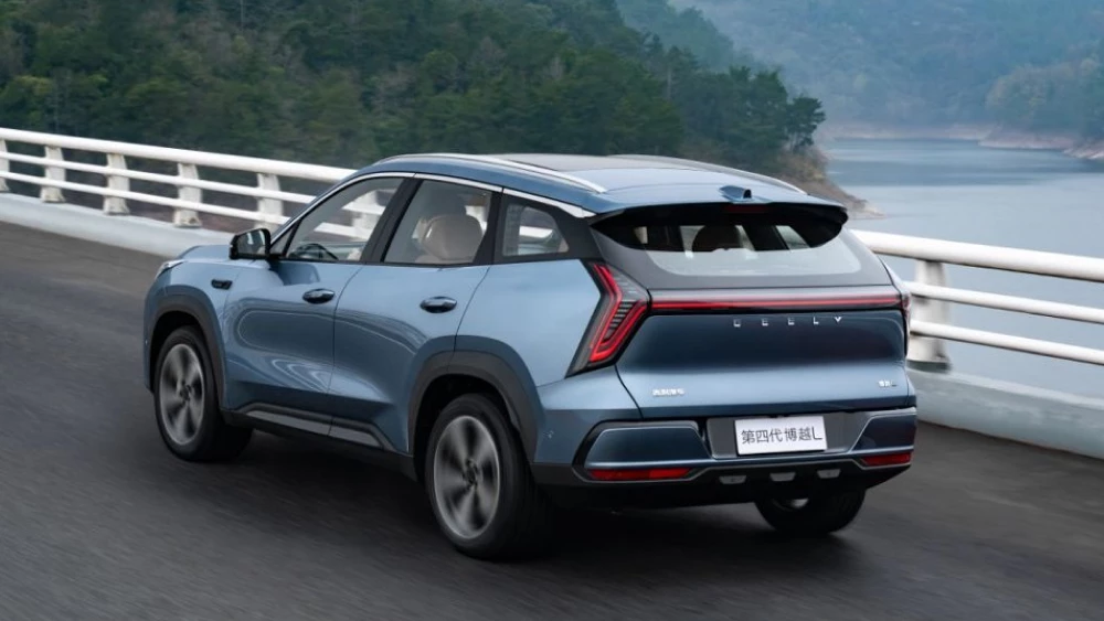 В Китае назвали цену Geely Atlas с автопилотом от Afari Technology