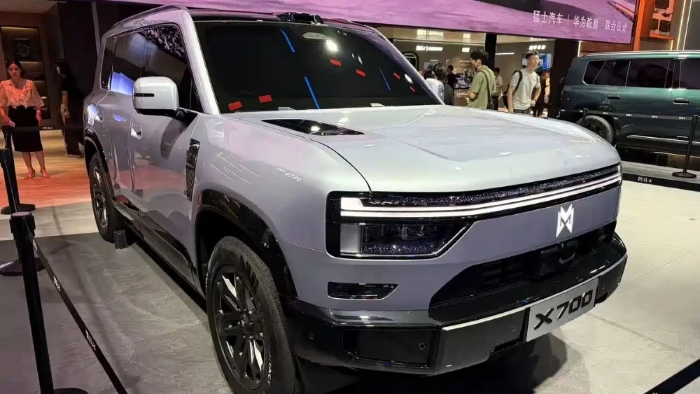 M-Hero X700 дебютировал на автосалоне в Чэнду: гибридный внедорожник с несущим кузовом