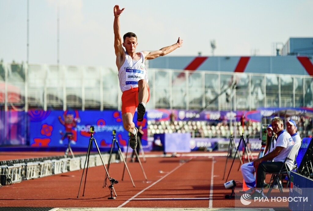Родион Севастьянов выиграл золото чемпионата России по прыжкам в длину