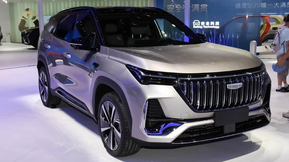 Geely представила в Чэнду гибридный кроссовер Atlas i-HEV — прототип Volga K40