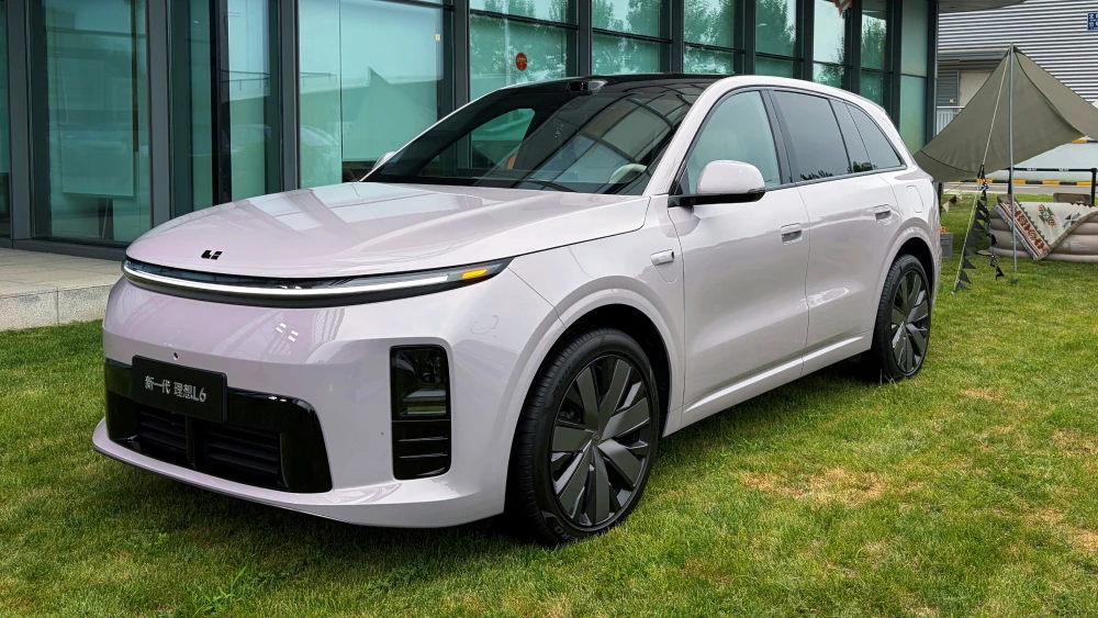 Новый Li Auto L6: старт продаж в Китае с неожиданной ценой
