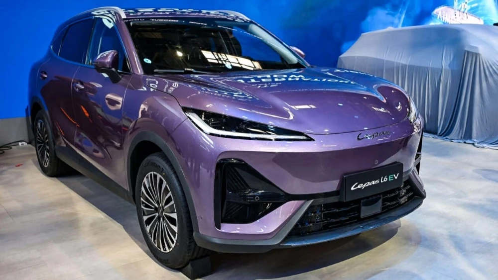 Chery представила новый кроссовер Fulwin T7: бензиновая версия доберется до России