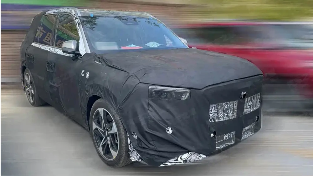 Geely KX21 замечен на дорожных тестах в Китае: «старший брат» Monjaro