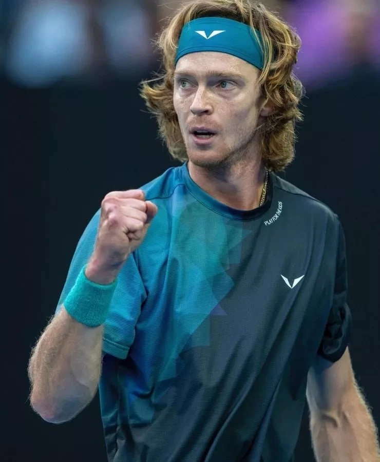 Андрей Рублев одержал победу над Бусе на старте Roland Garros
