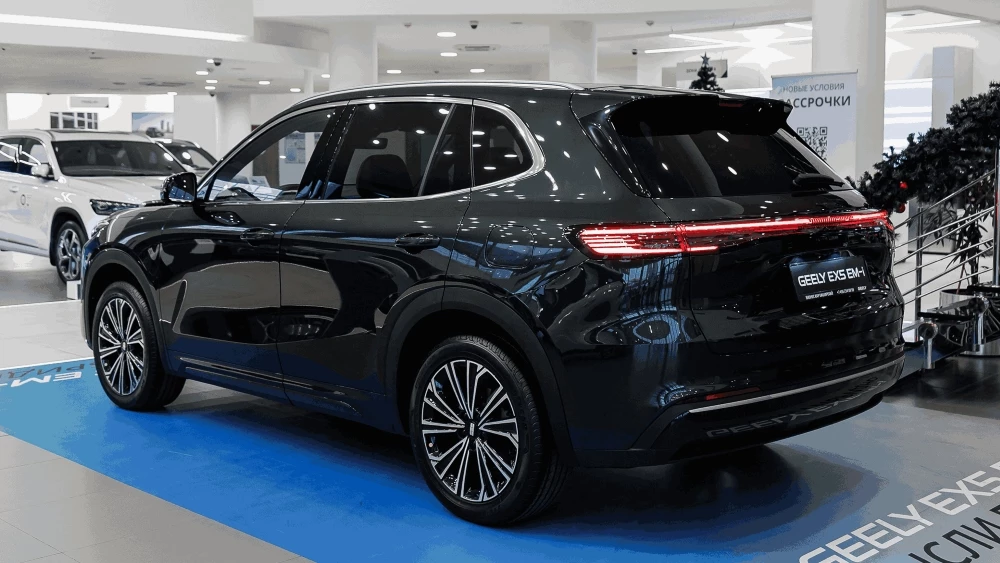 Гибридный кроссовер Geely EX5 EM-i: новый взгляд на эффективность
