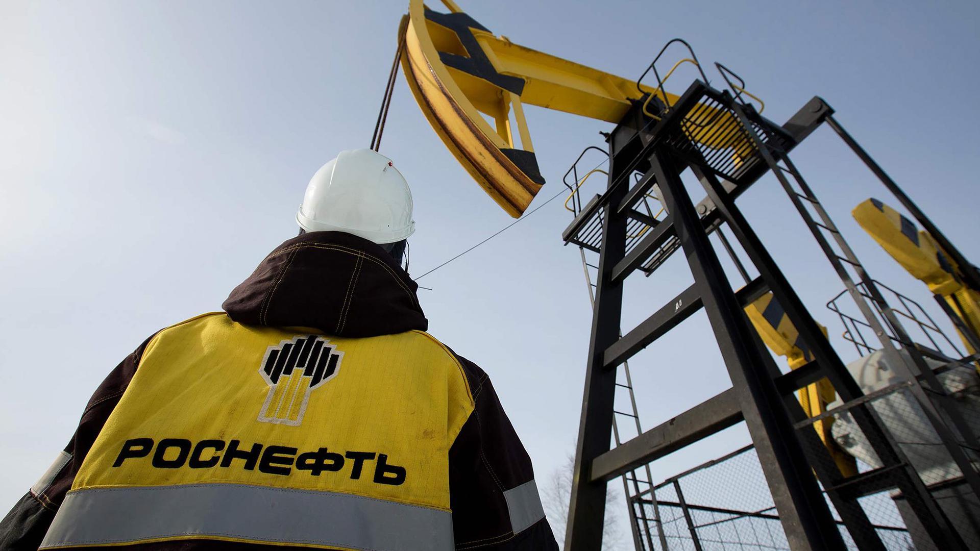 Чистая прибыль «Роснефти» за полугодие упала на 32%