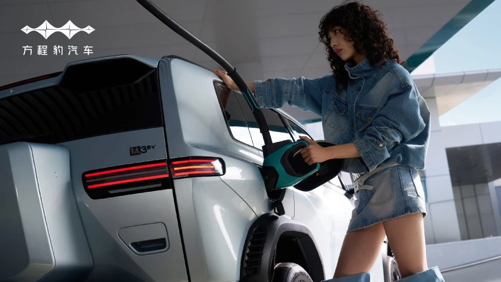 Geely побила рекорд BYD по скорости зарядки электромобилей