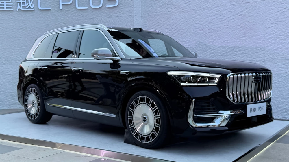 Geely Monjaro Plus: премьера флагманского кроссовера с передовыми технологиями