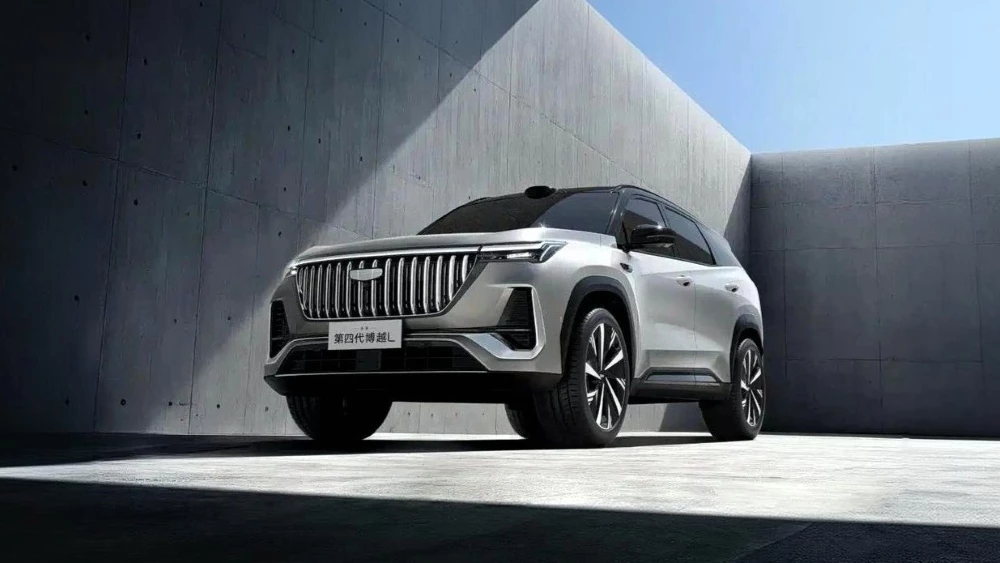 Geely показала обновлённый Atlas 2027 года с новым двигателем