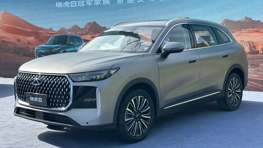 В Китае обновили линейку кроссоверов Chery Tiggo 8: цены и характеристики