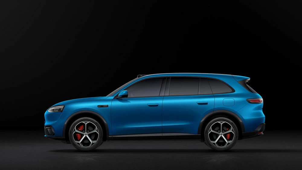 Кроссовер Aito M6 вышел в предзаказ в Китае