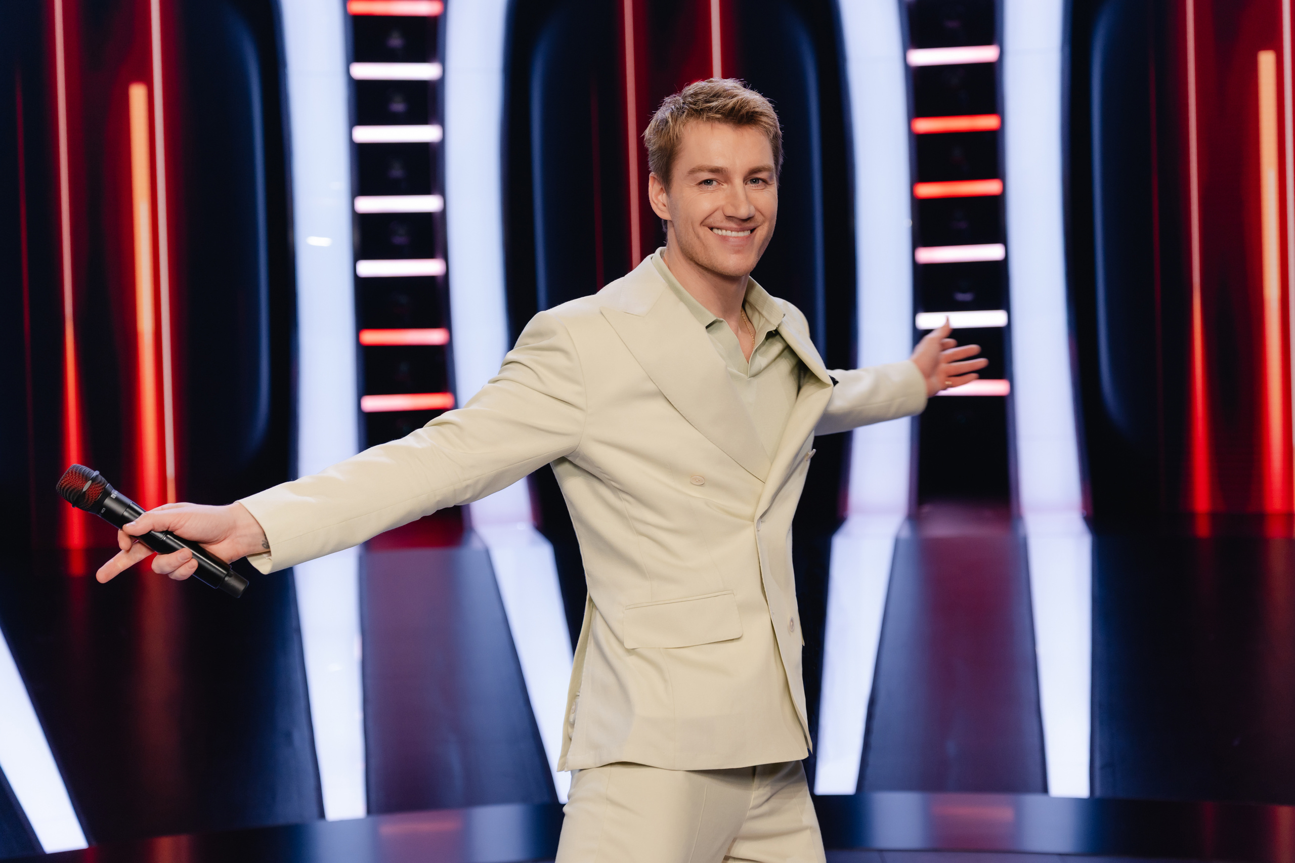 Алексей Воробьёв стал ведущим нового шоу «Игра вслепую» на ТНТ