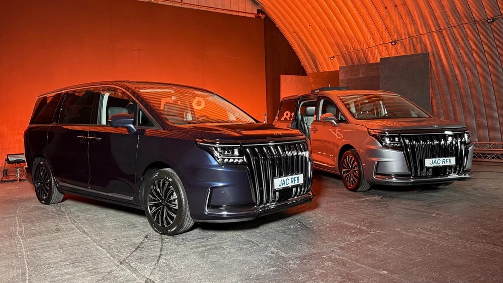 JAC RF8: премиальный минивэн стартует в Казахстане с богатым оснащением