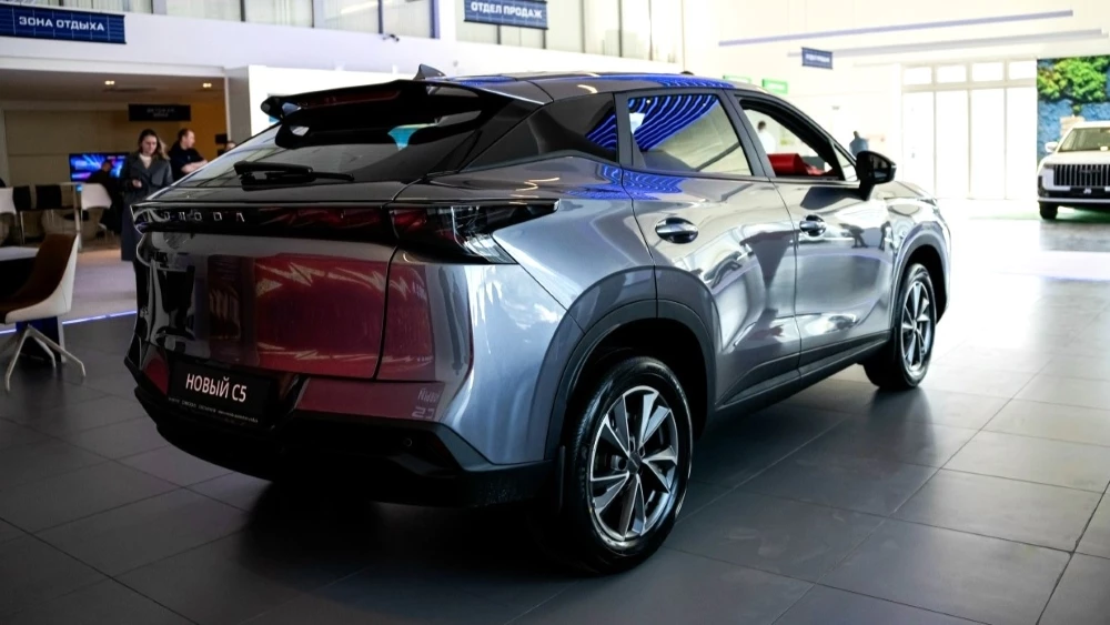 Дилеры Omoda активно продают обновленный C5, предлагая скидки