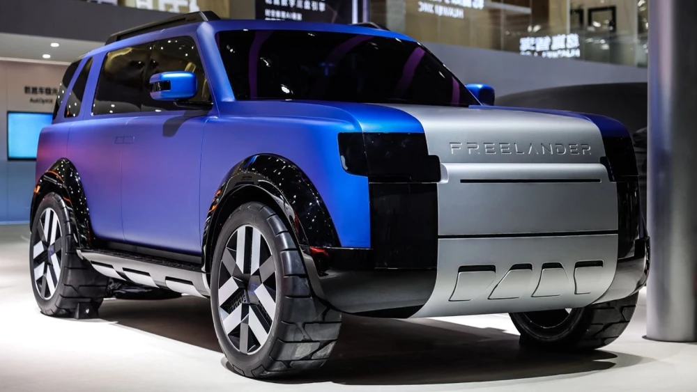 Гибридный кроссовер Freelander 8 от JLR и Chery готов к производству в Китае