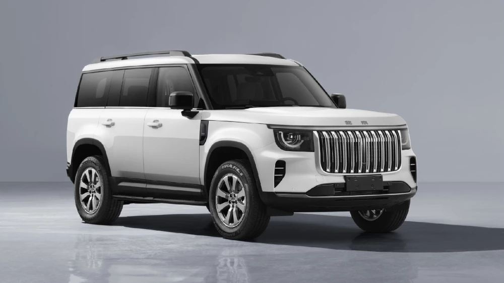 BAIC готовит к дебюту брутальный кроссовер Xingtan 5X: первые фото