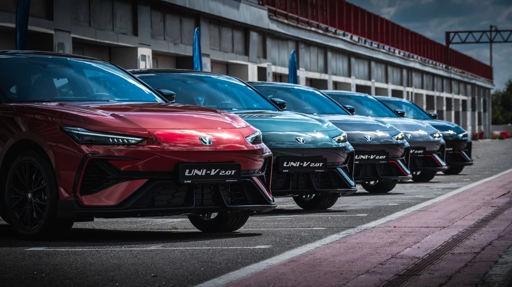 Changan Uni-V 2.0 Sport: тест-драйв на треке — спортивный характер или просто яркий образ?