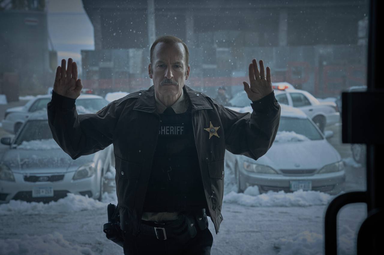 Боб Оденкерк — шериф в криминальном боевике «Нормал»