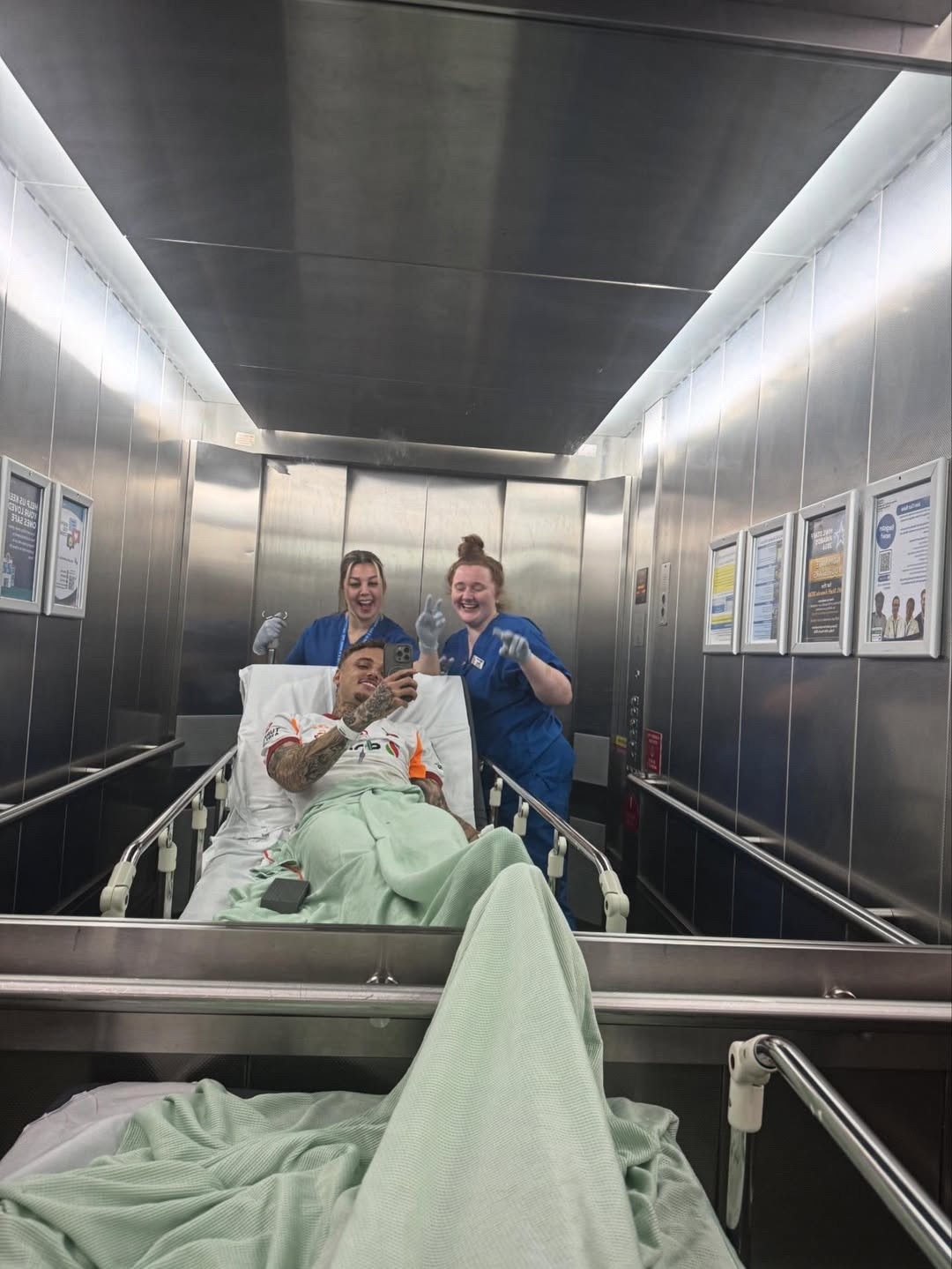 Футболист «Галатасарая» Ноа Ланг успешно прооперирован